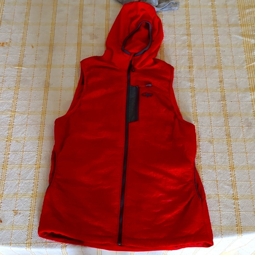 Outdoor Research Mens Deviator Red Hooded Vest Sz M
